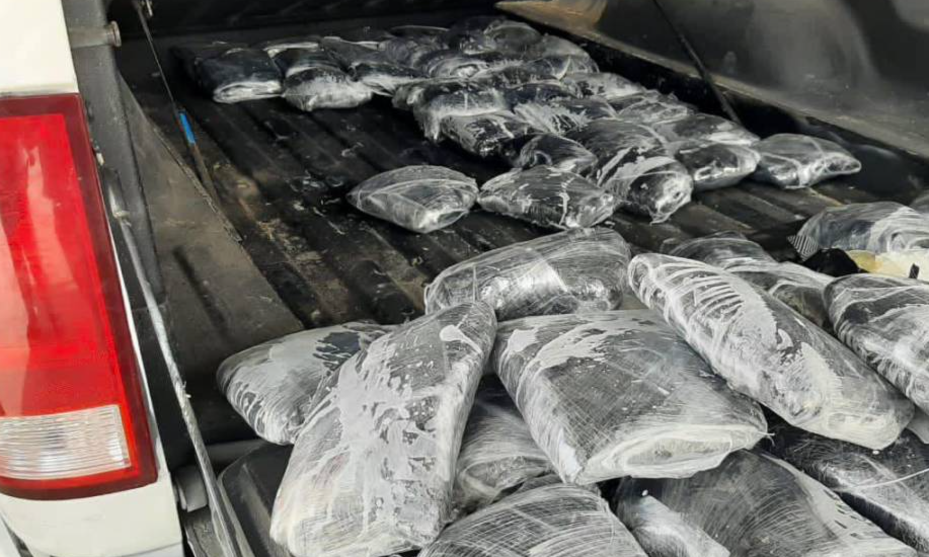 Detienen en Nuevo León a hombre con más de 60 kilos de drogas